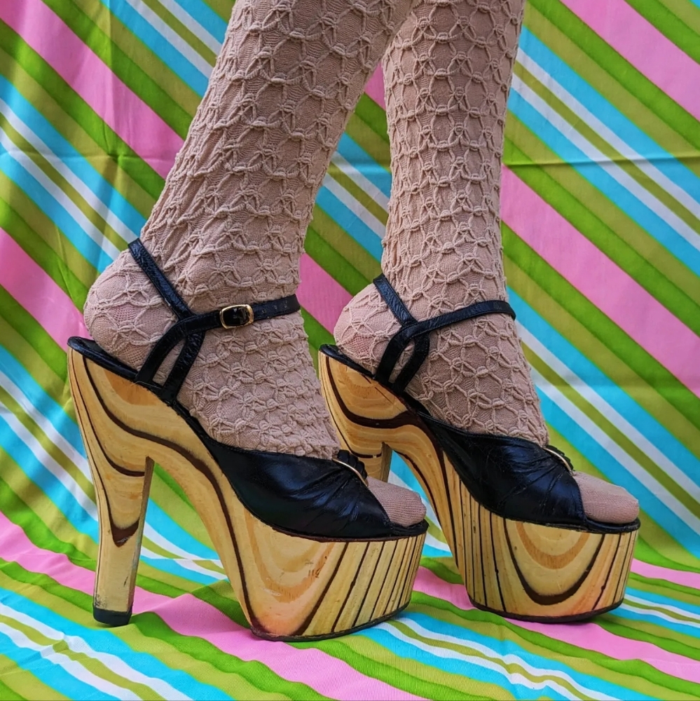 Vintage 70s wooden black leather platform heels